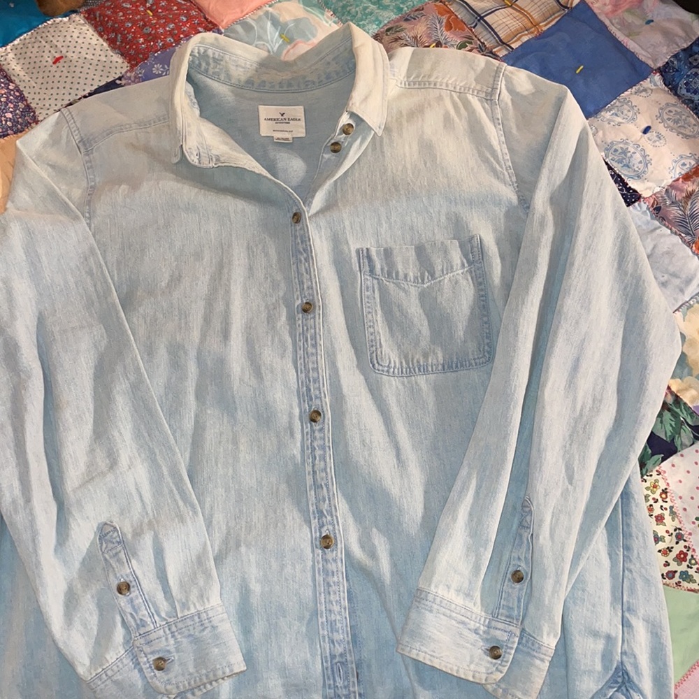 American Eagle Denim Button Up. Size XL.
